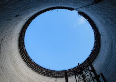 Nedokončená chladící věž Černobylské elektrárny
